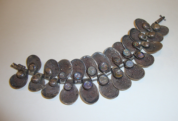 Roach's Olga (bracelet)