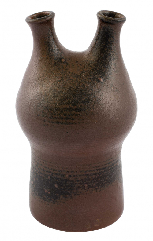 Double-necked bottle with spherical mid-section and more slender base